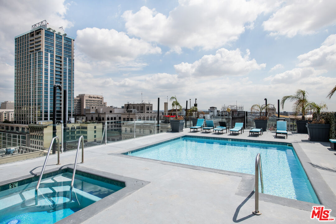 312 W 5th St Unit: 216
