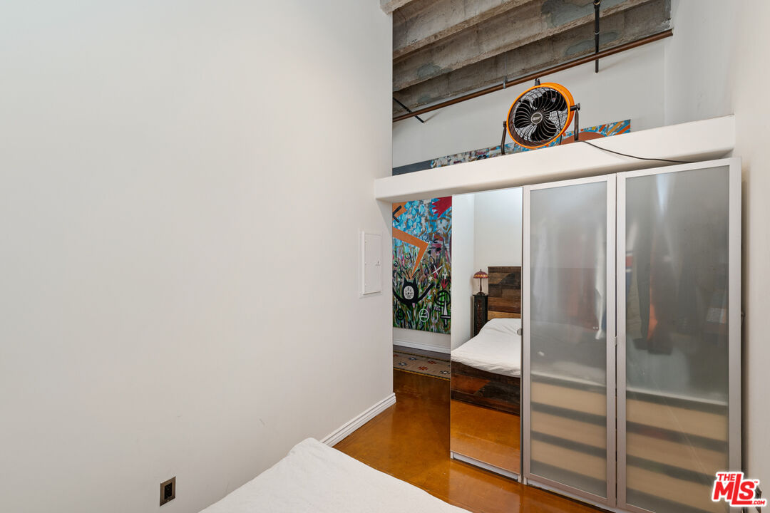 312 W 5th St Unit: 216