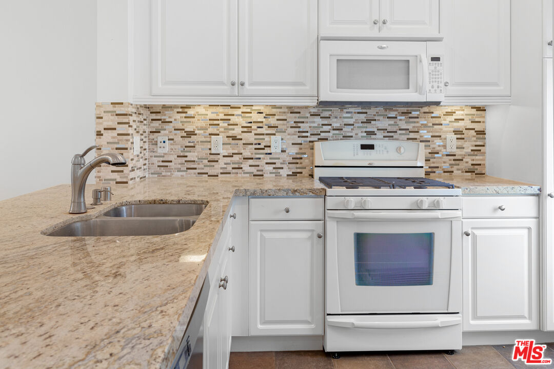 6020 Seabluff Dr Unit: 301