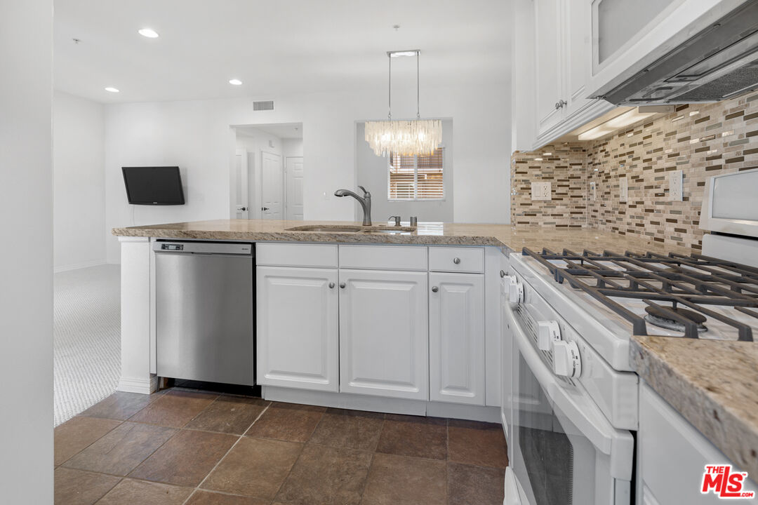 6020 Seabluff Dr Unit: 301