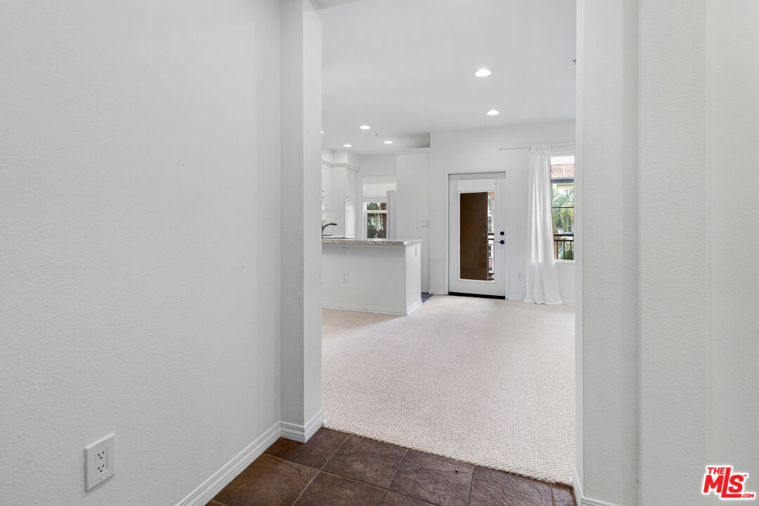 6020 Seabluff Dr Unit: 301