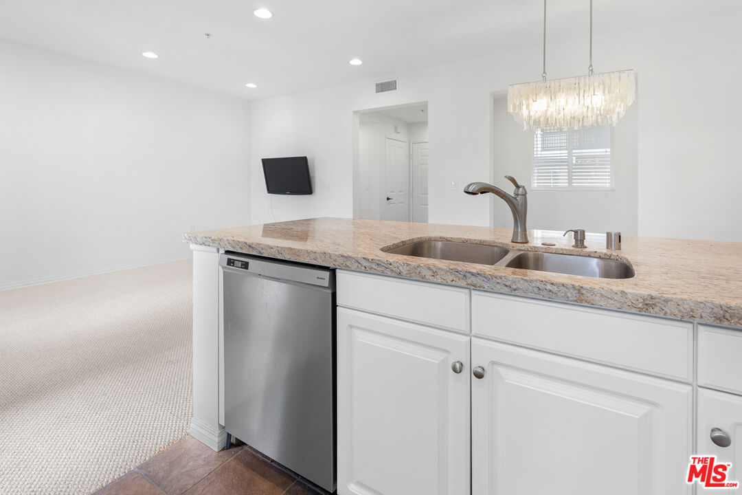 6020 Seabluff Dr Unit: 301