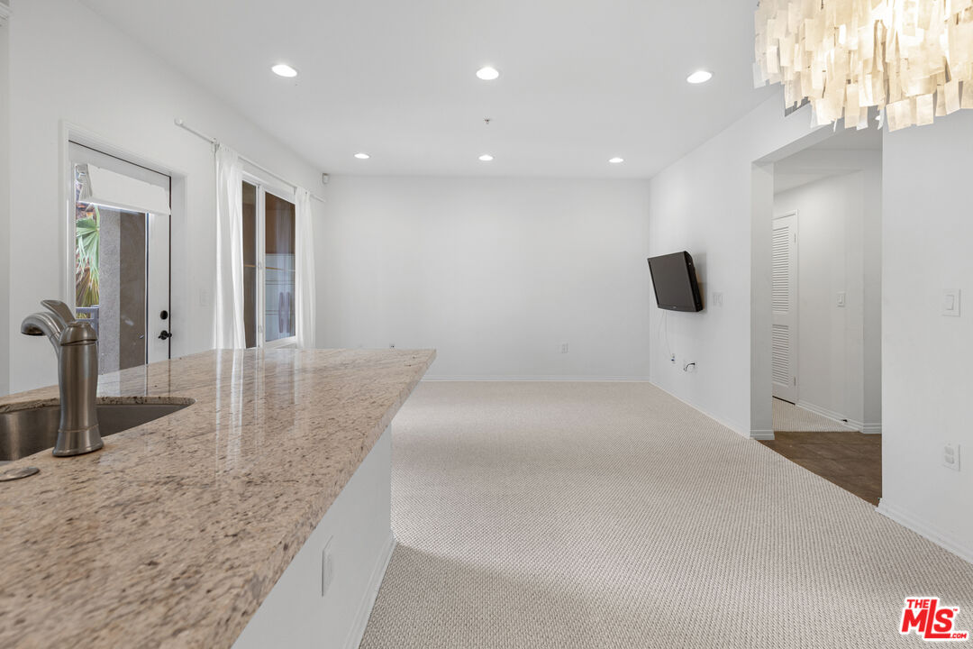 6020 Seabluff Dr Unit: 301