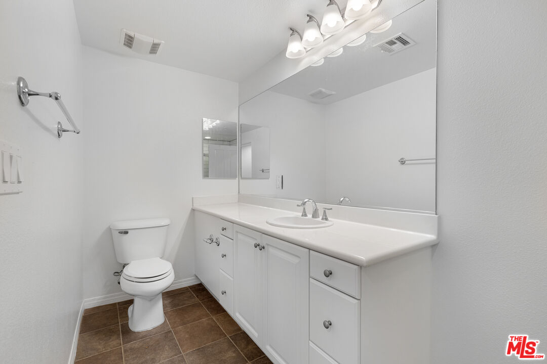 6020 Seabluff Dr Unit: 301