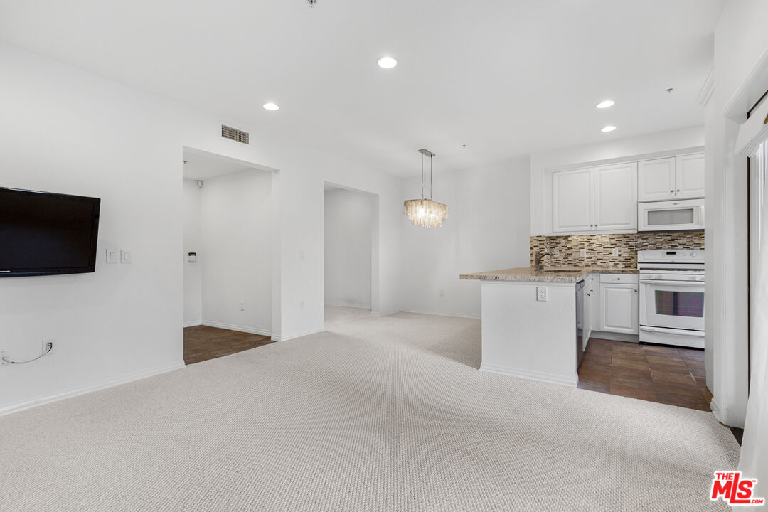 6020 Seabluff Dr Unit: 301