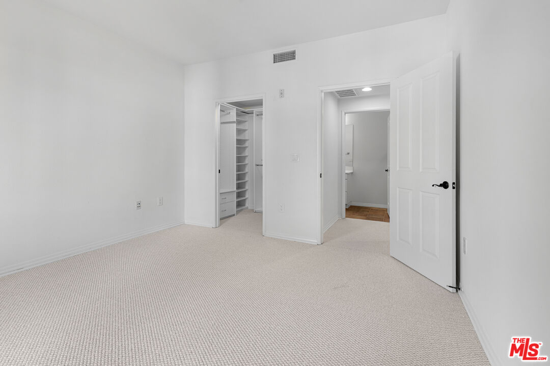 6020 Seabluff Dr Unit: 301