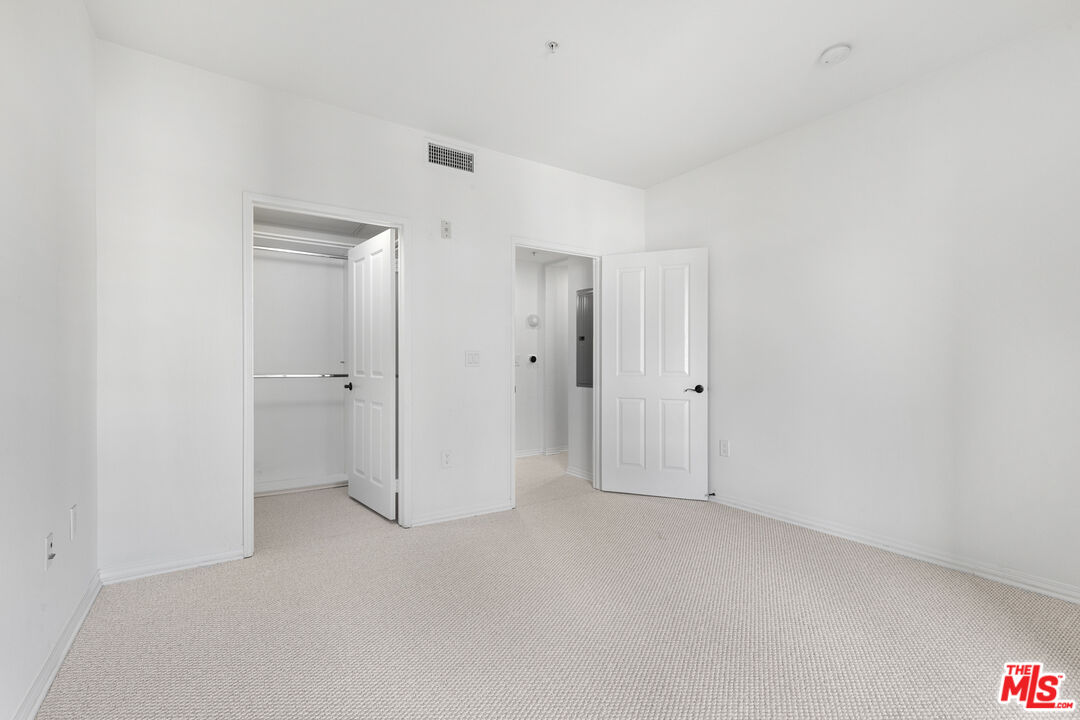 6020 Seabluff Dr Unit: 301