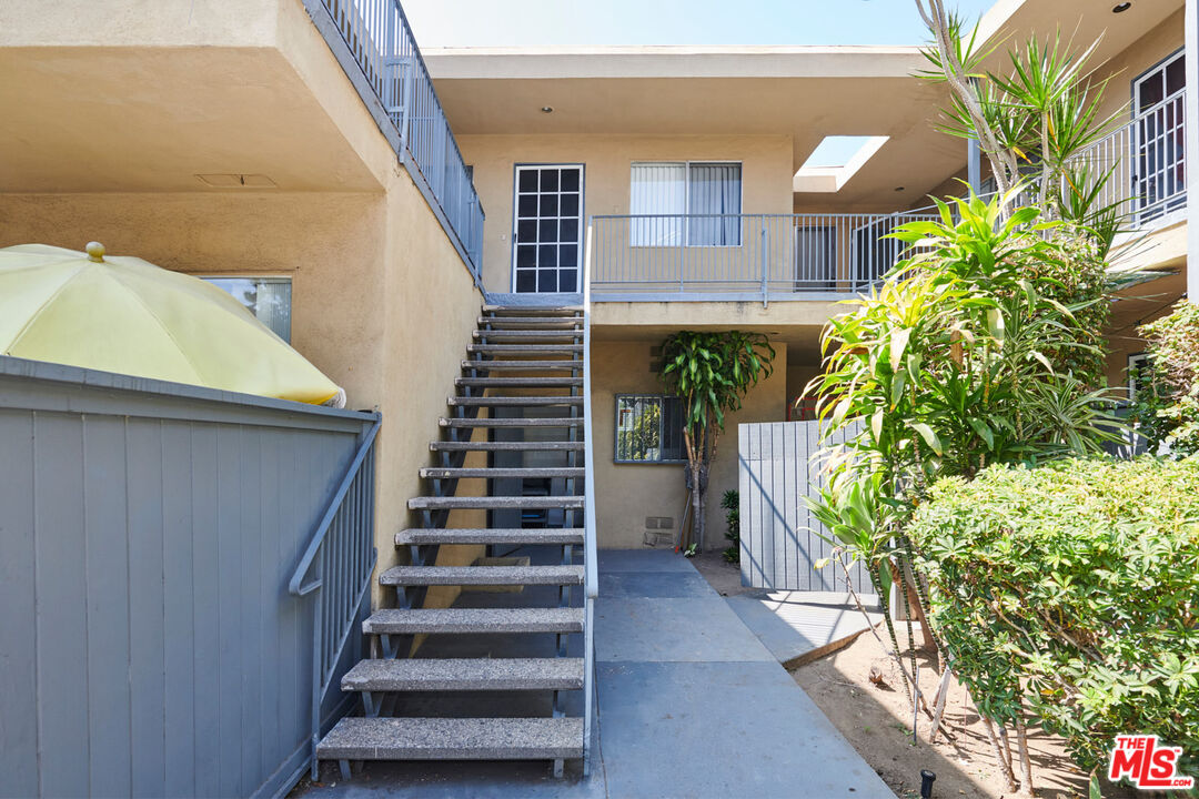 3355 S Canfield Ave Unit: 11
