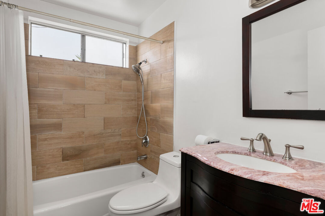 3355 S Canfield Ave Unit: 11