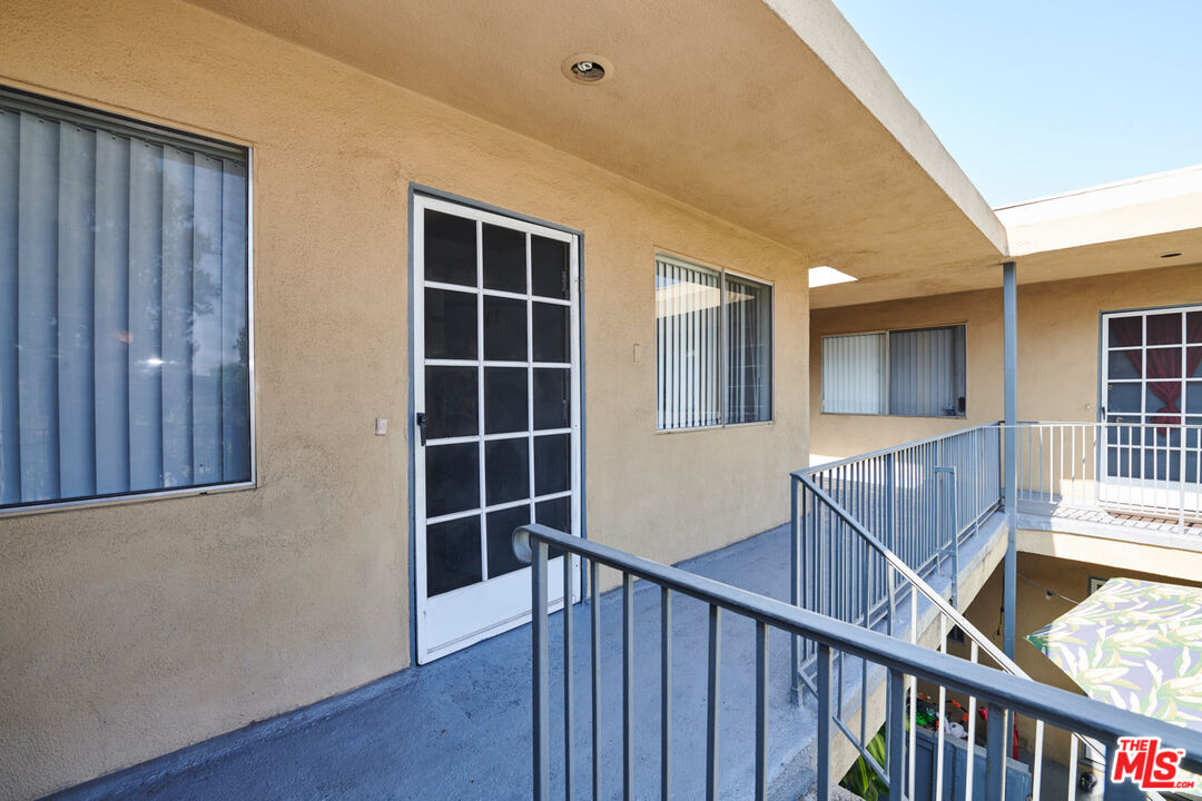 3355 S Canfield Ave Unit: 11