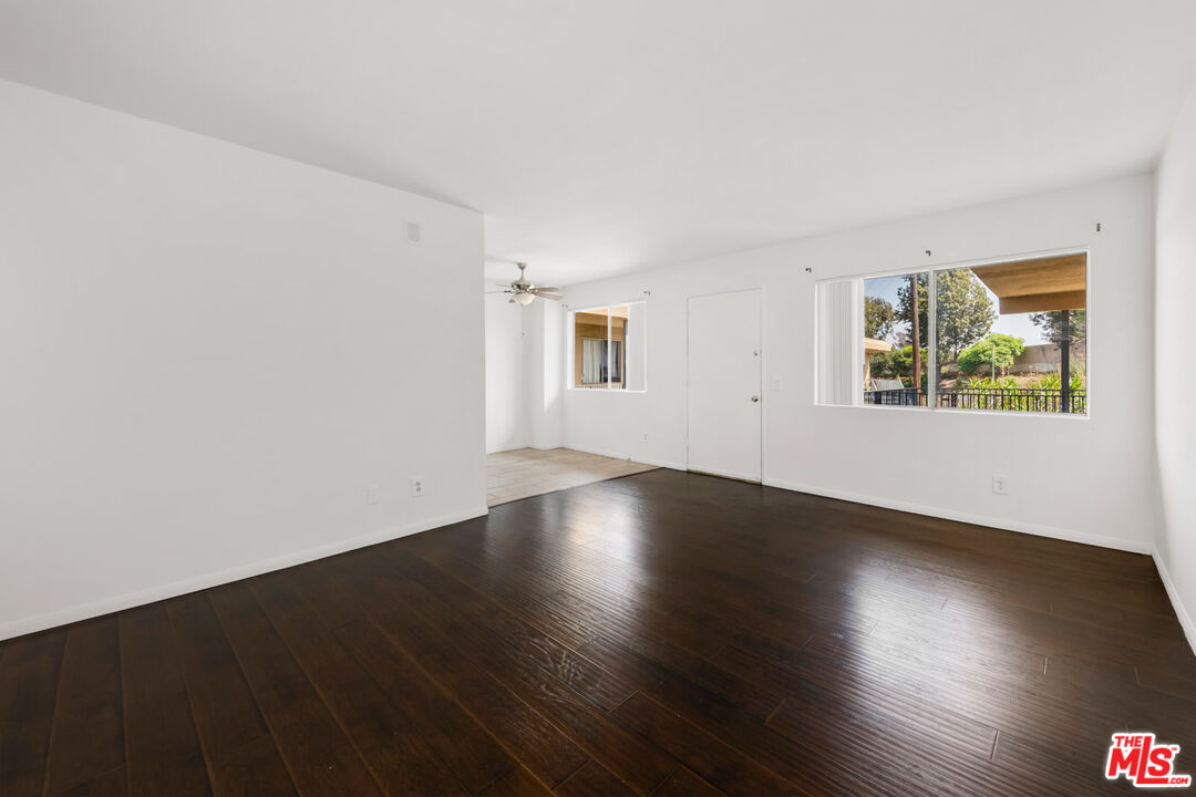 3355 S Canfield Ave Unit: 11