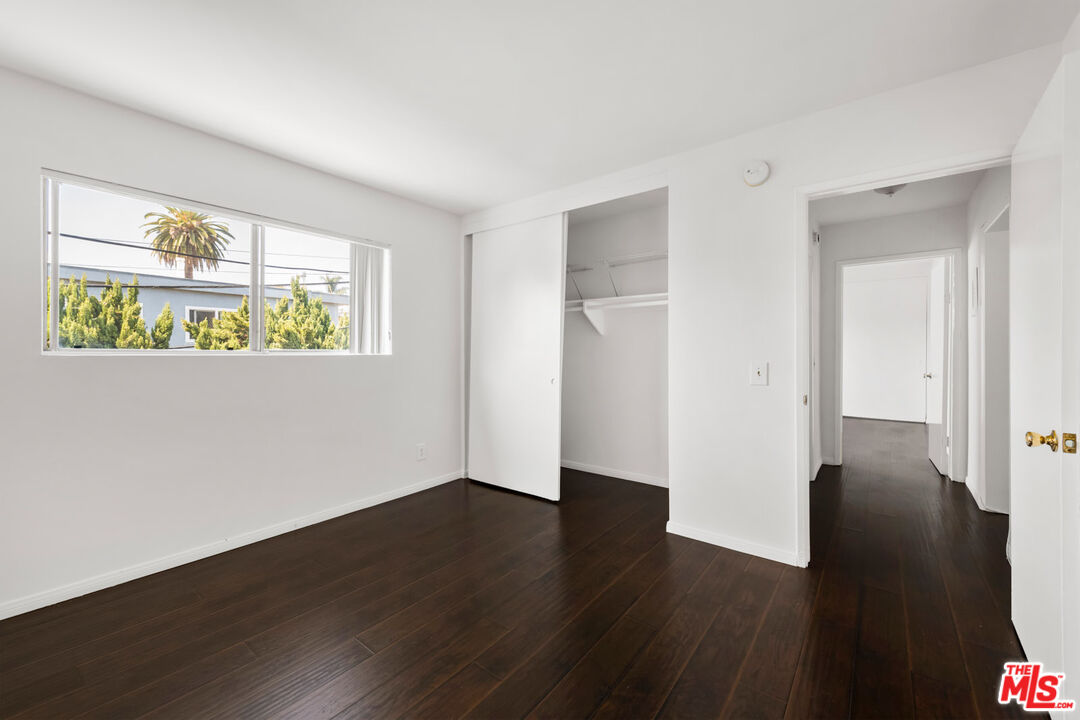 3355 S Canfield Ave Unit: 11