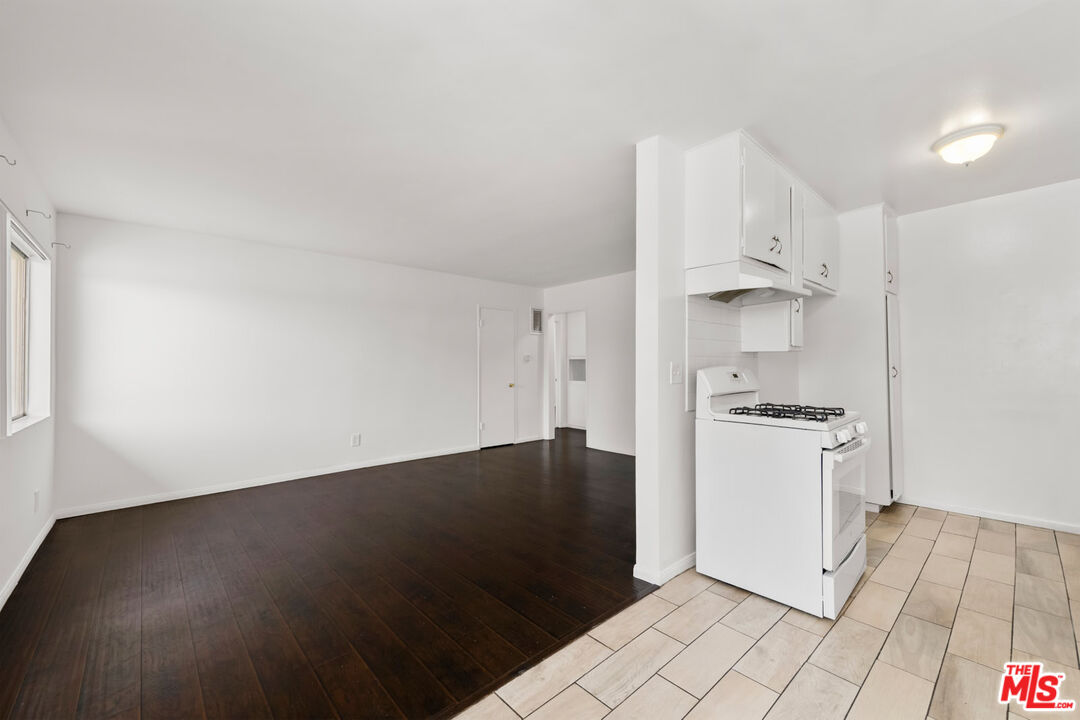 3355 S Canfield Ave Unit: 11
