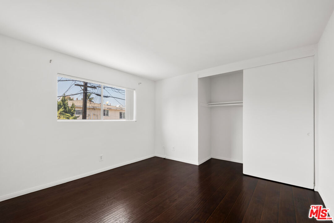 3355 S Canfield Ave Unit: 11