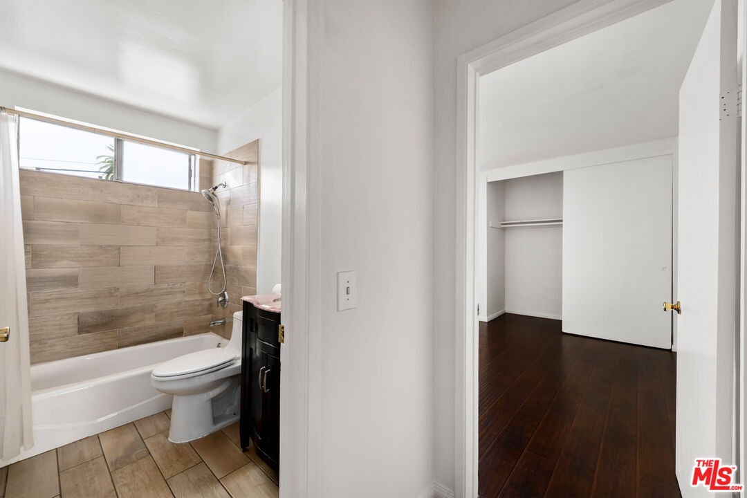 3355 S Canfield Ave Unit: 11