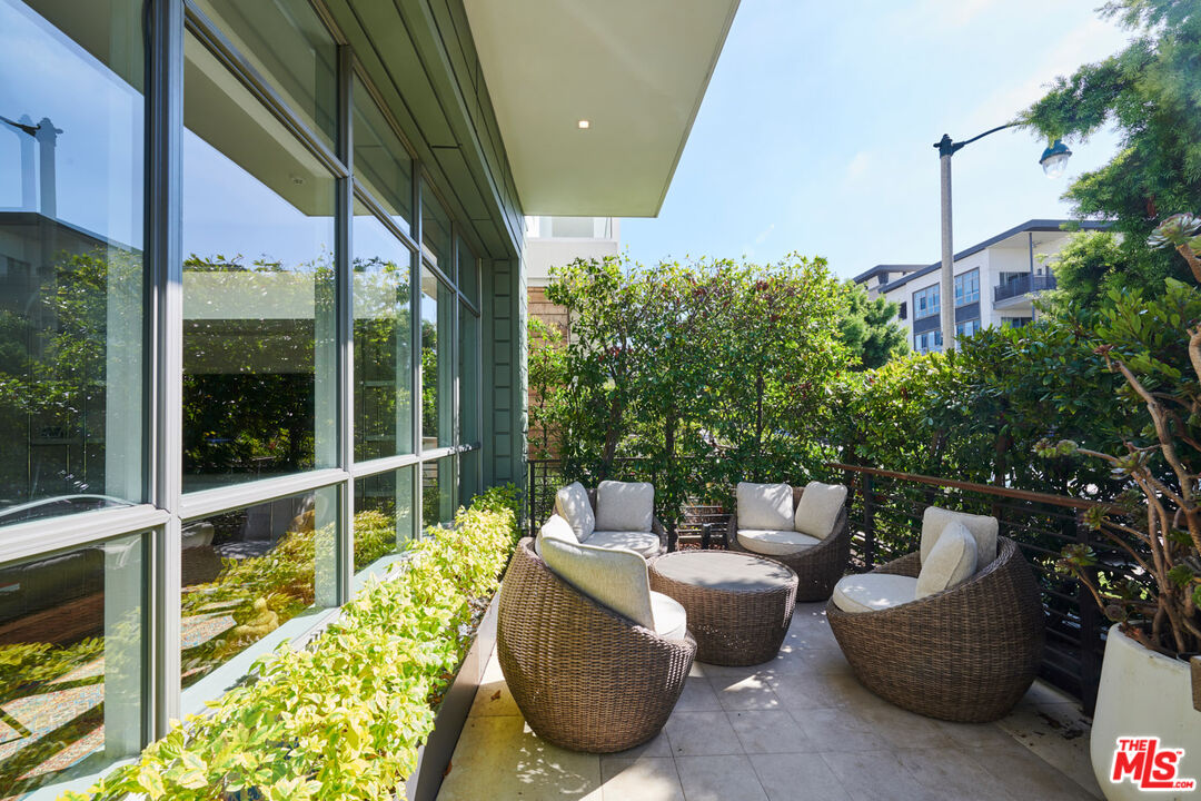 5904 Village Dr