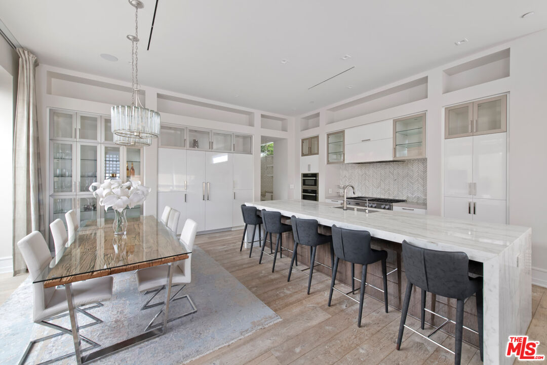 5904 Village Dr