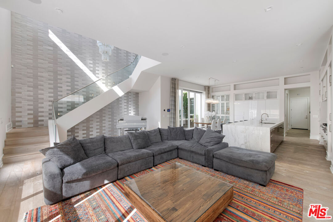 5904 Village Dr