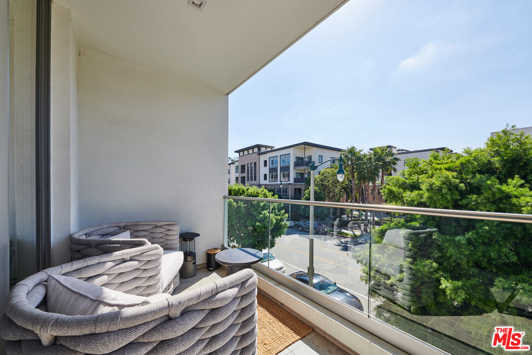 5904 Village Dr