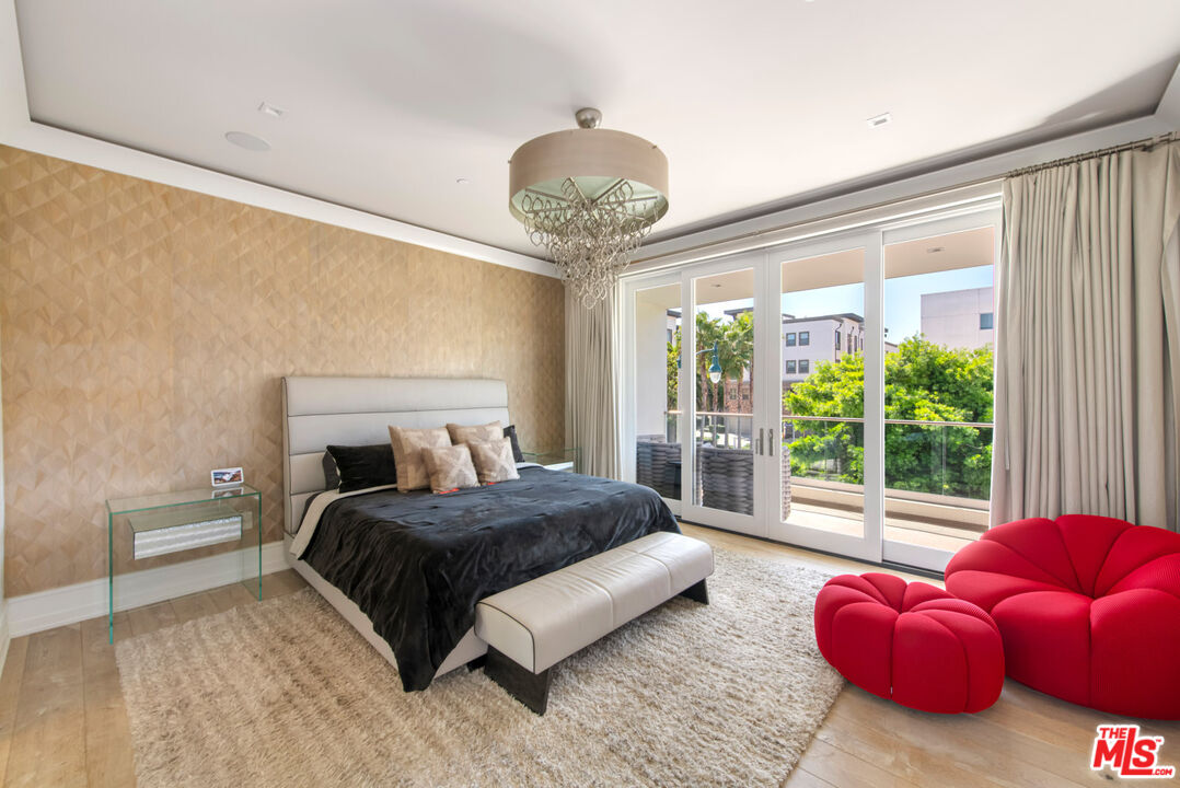 5904 Village Dr
