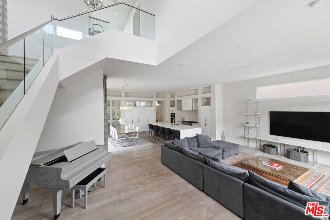 5904 Village Dr