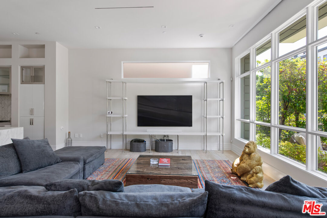 5904 Village Dr