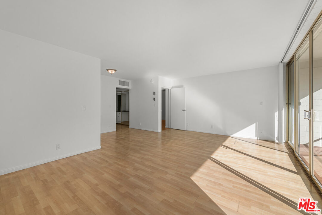 1300 Midvale Ave Unit: 408