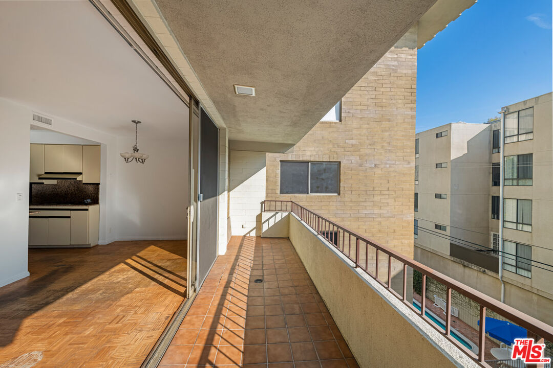 1300 Midvale Ave Unit: 408