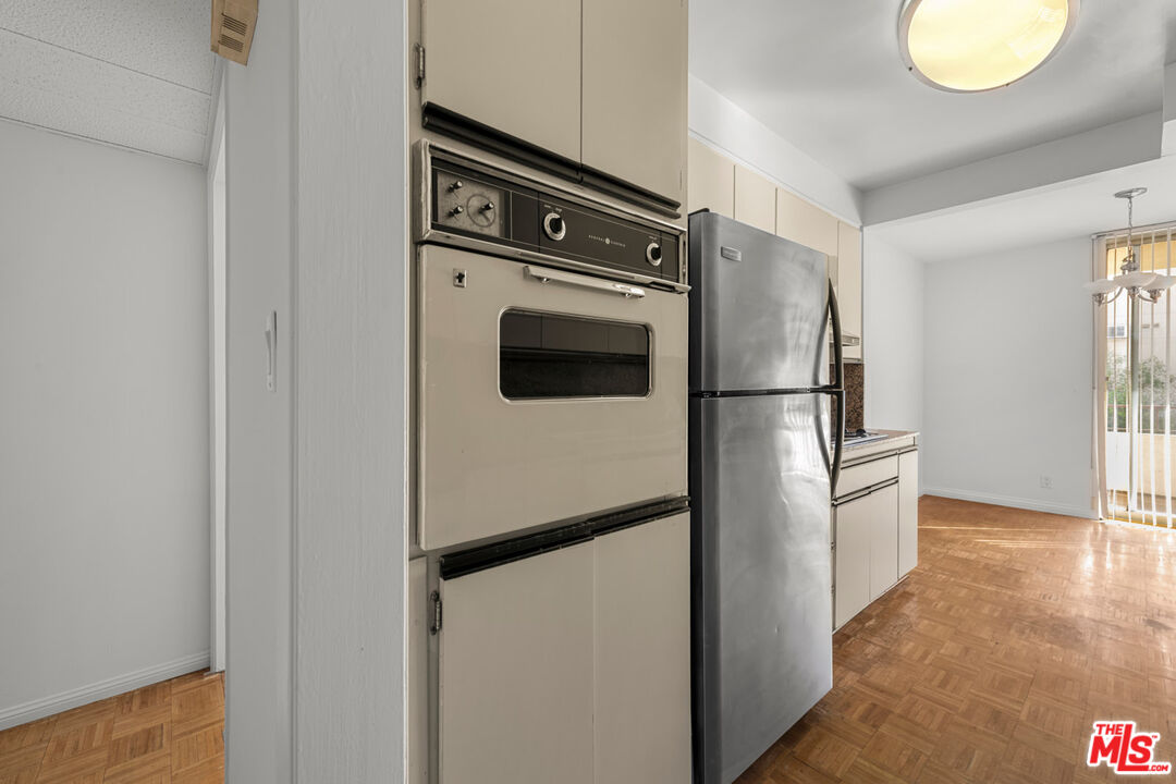 1300 Midvale Ave Unit: 408