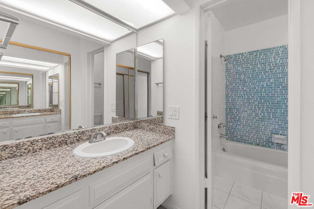 1300 Midvale Ave Unit: 408