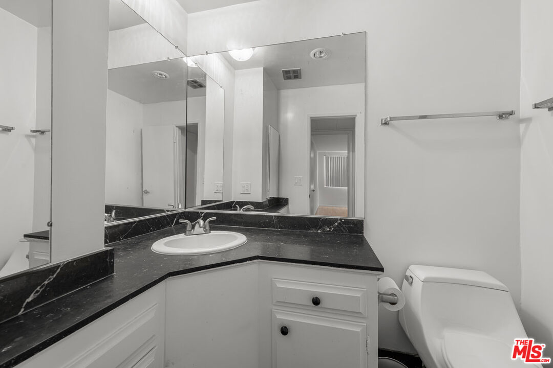 1300 Midvale Ave Unit: 408