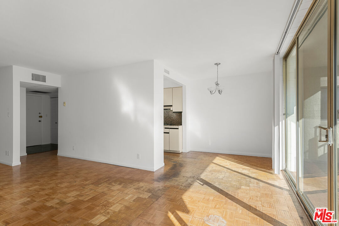 1300 Midvale Ave Unit: 408