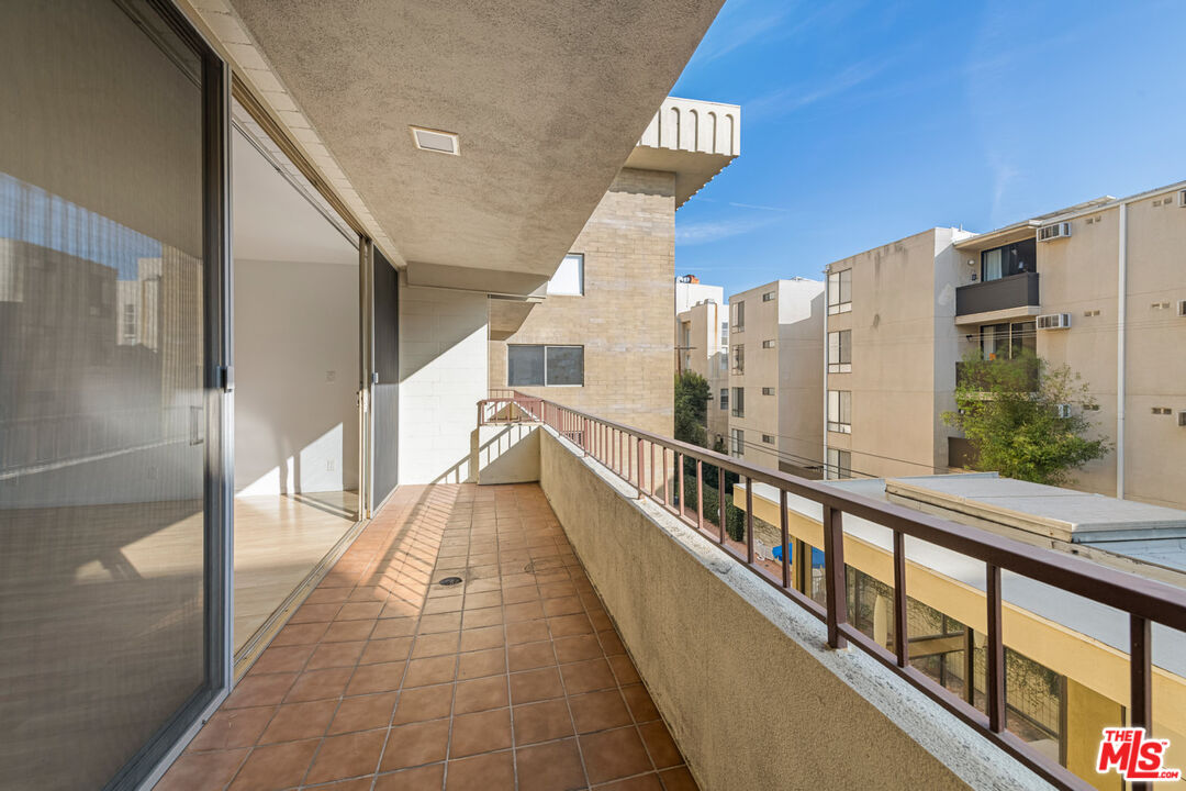 1300 Midvale Ave Unit: 408