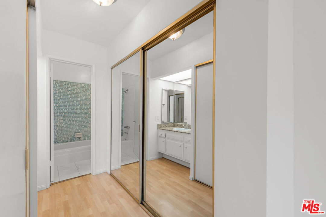 1300 Midvale Ave Unit: 408