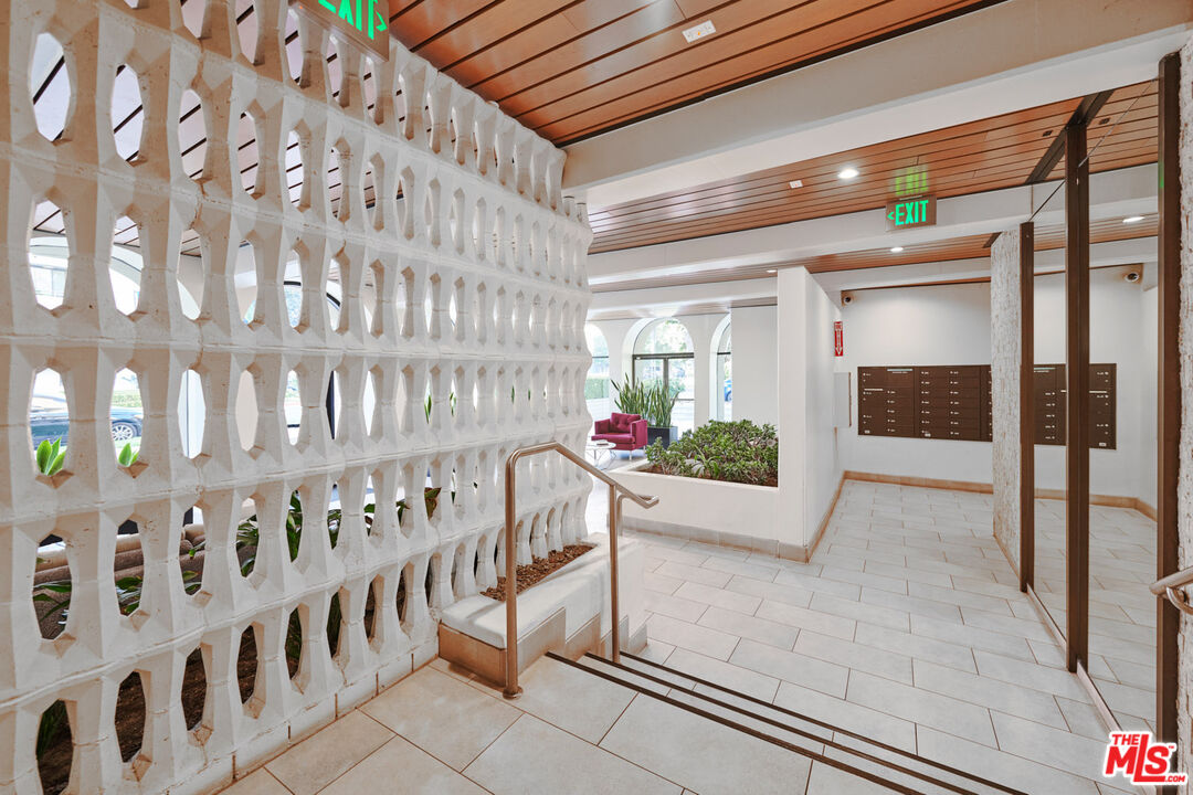 1300 Midvale Ave Unit: 408