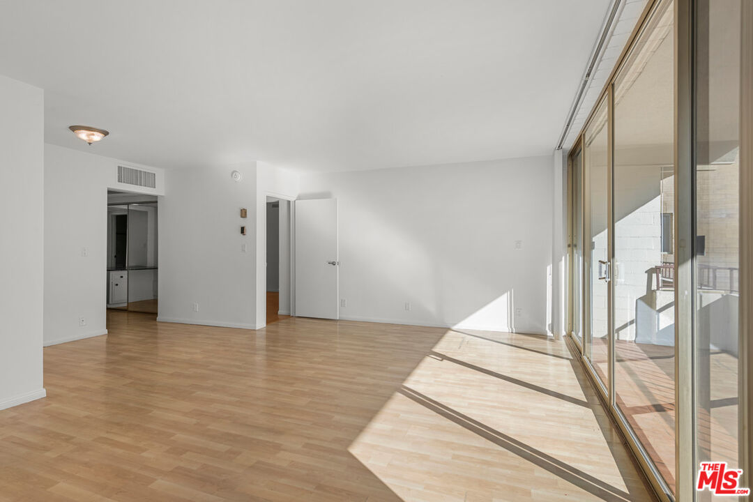 1300 Midvale Ave Unit: 408