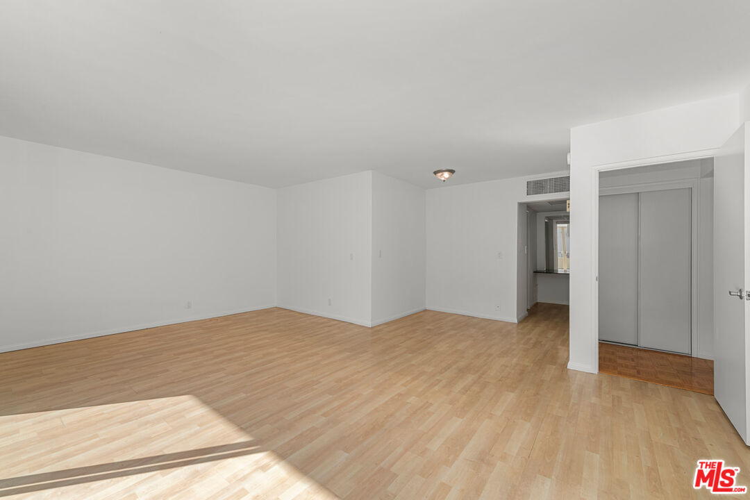 1300 Midvale Ave Unit: 408