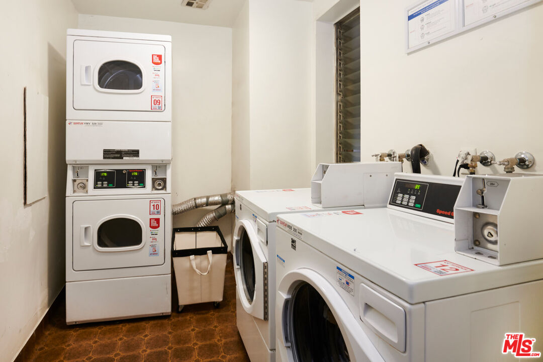 1300 Midvale Ave Unit: 408