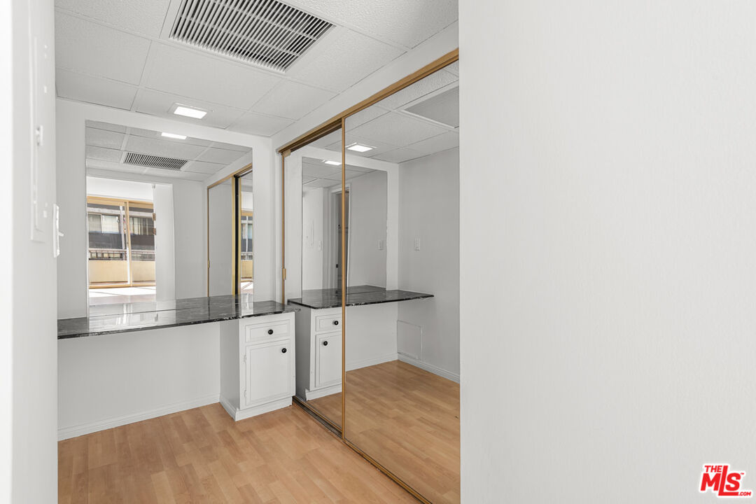 1300 Midvale Ave Unit: 408