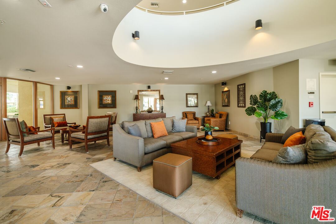 13200 Pacific Prome Unit: 322