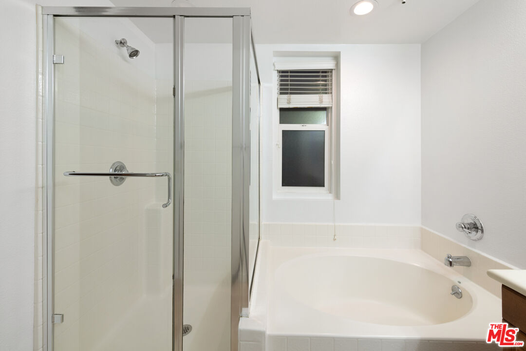 6020 Seabluff Dr Unit: 116