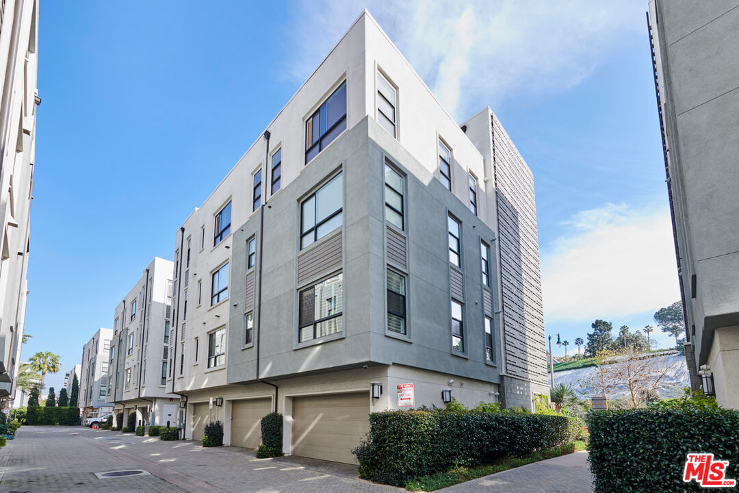 12775 Bluff Creek Dr Unit: 1