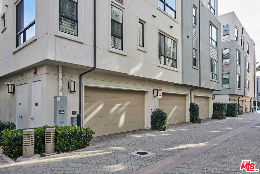 12775 Bluff Creek Dr Unit: 1