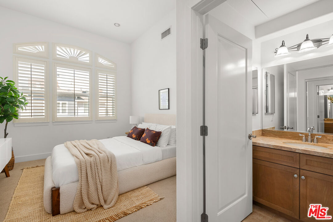 6011 Dawn Crk Unit: 1