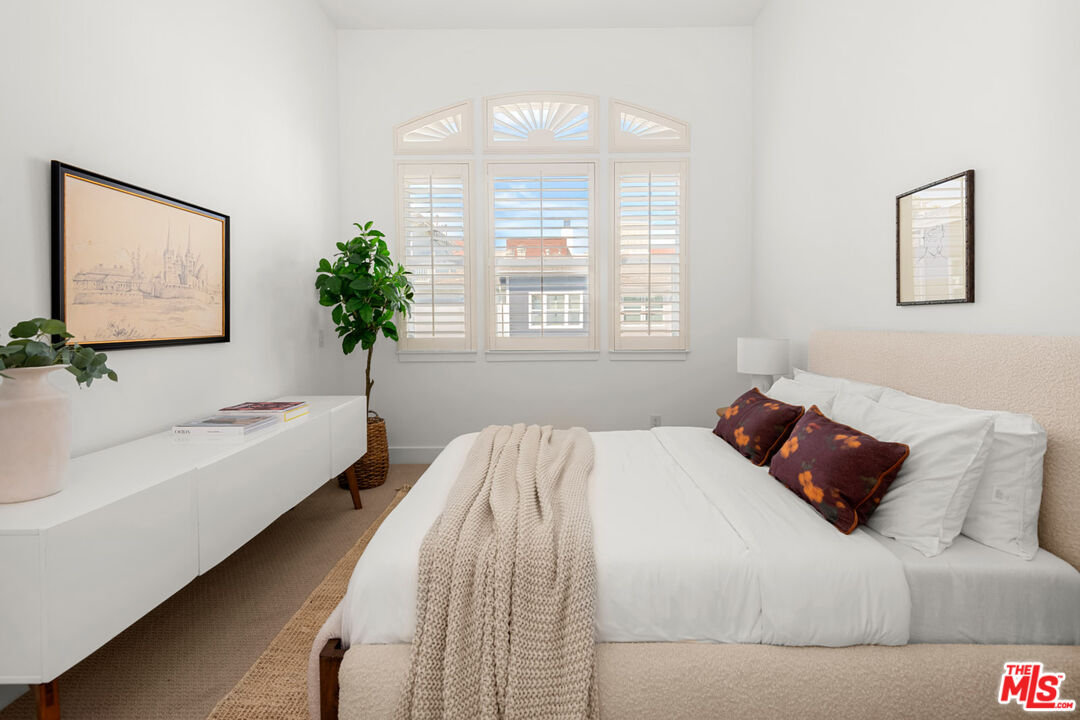 6011 Dawn Crk Unit: 1