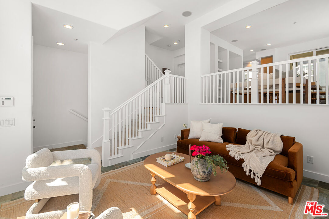 6011 Dawn Crk Unit: 1