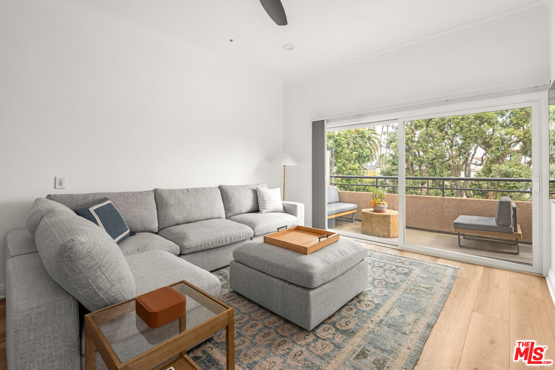 1200 Pacific Coast Hwy Unit: 305