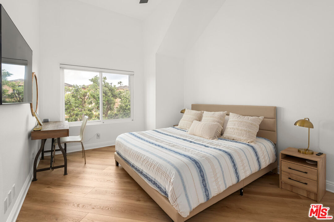 1200 Pacific Coast Hwy Unit: 305