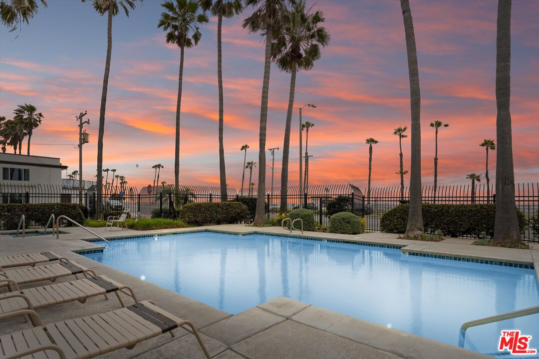 1200 Pacific Coast Hwy Unit: 305