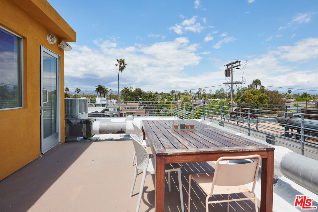 417 Venice Way